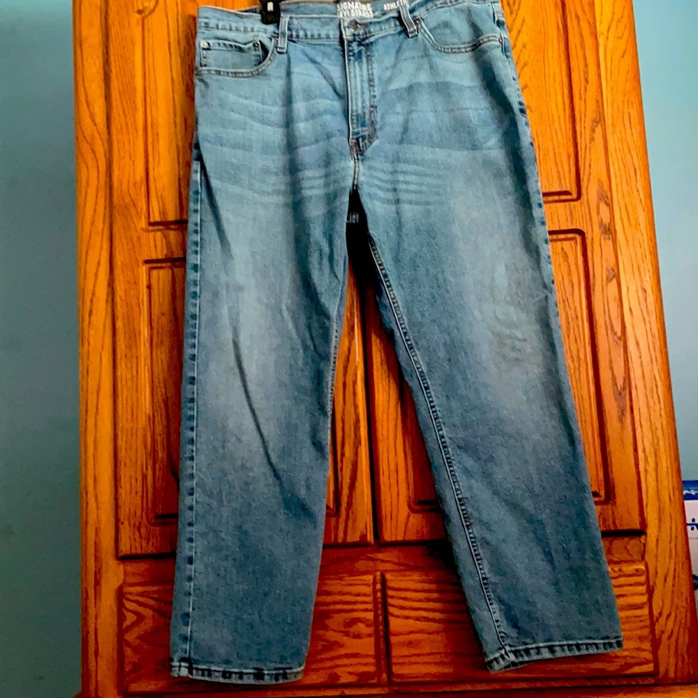 Levi’s 34-32